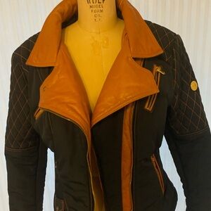 Frochelle Donna Coat with leather trim and hood